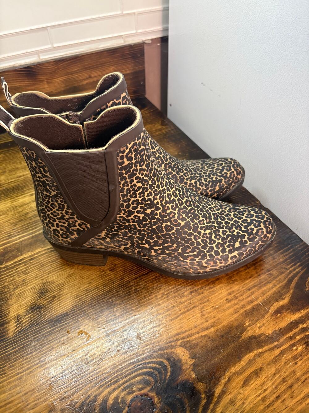 Lucky Brand Leopard Rubber Ankle Boots Size‎ 9